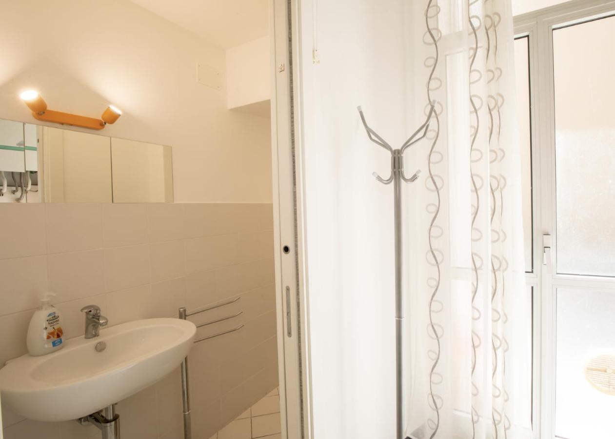 Apartament Via Manzoni Savona Zewnętrze zdjęcie